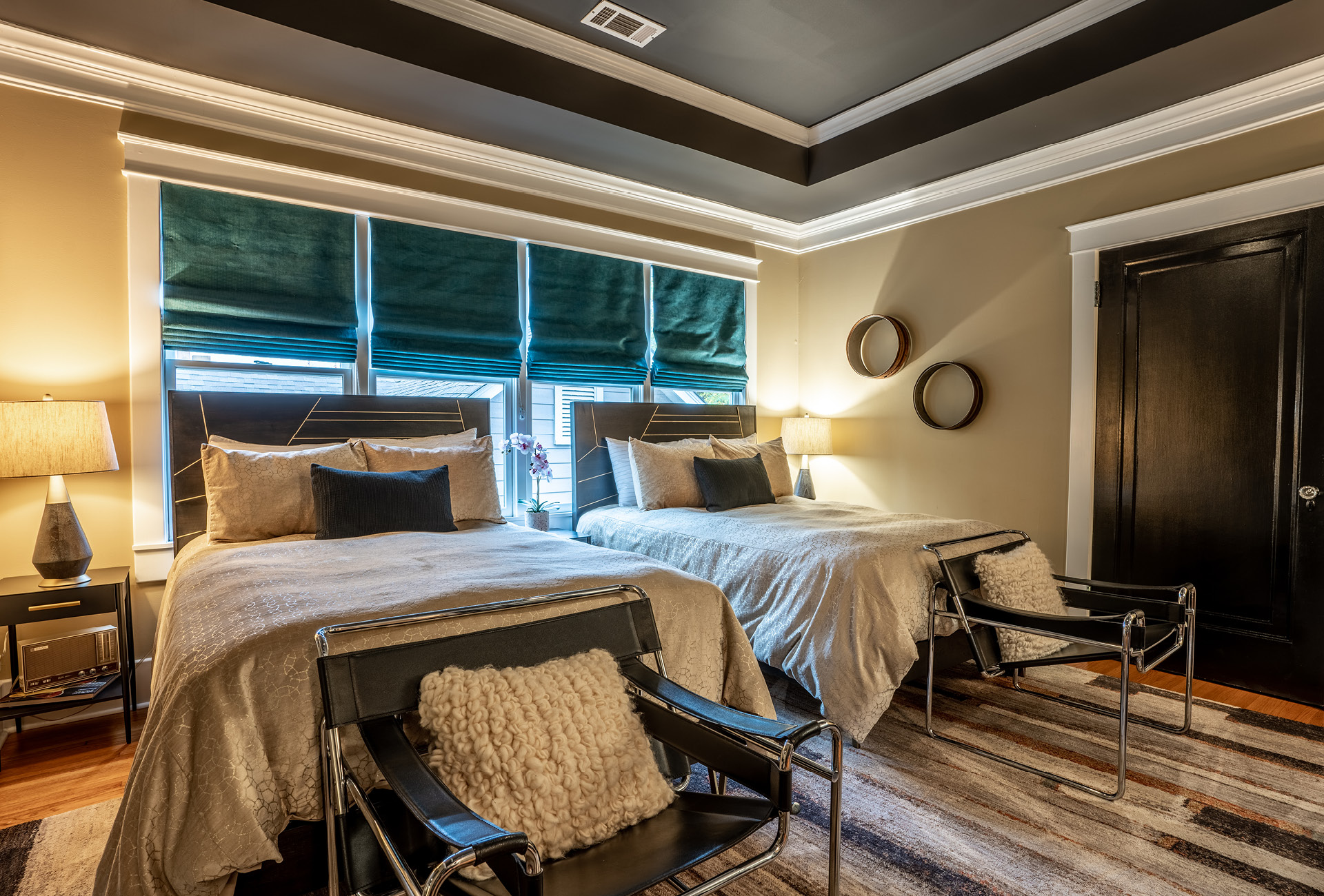 A fourth bedroom with two welcoming twin beds